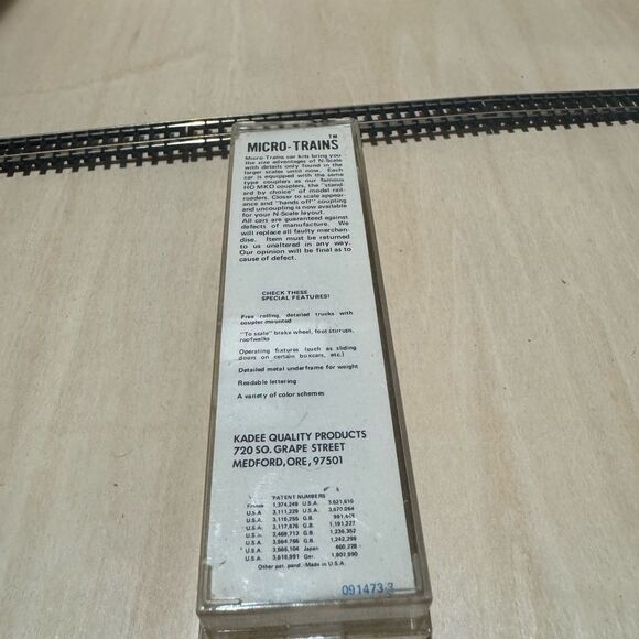 Kadee N Scale ACY 3340 Box Car - Picture 5 of 11